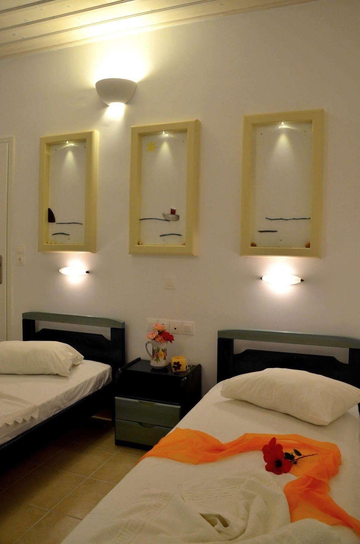 Galaxy Hotel Mylopotas Bagian luar foto