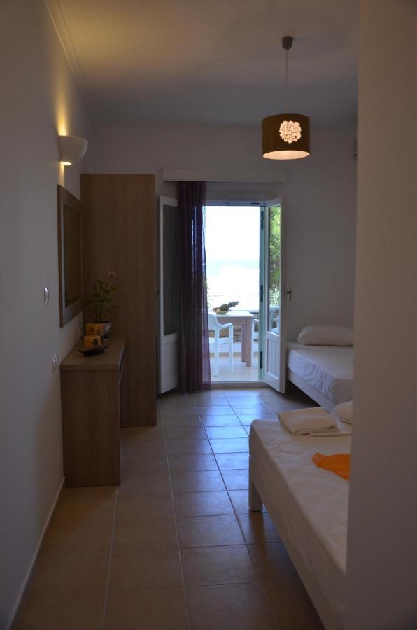Galaxy Hotel Mylopotas Bagian luar foto